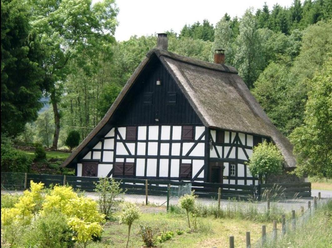Ferienwohnung Fitness Entspannung Sauna Im Westerwald Derschen المظهر الخارجي الصورة